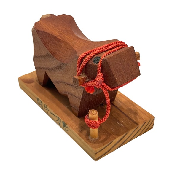 Vintage Traditional Cultural Japanese TOUGYU ITTOUBORI Bull Sumo Wood Figure - Picture 3 of 13